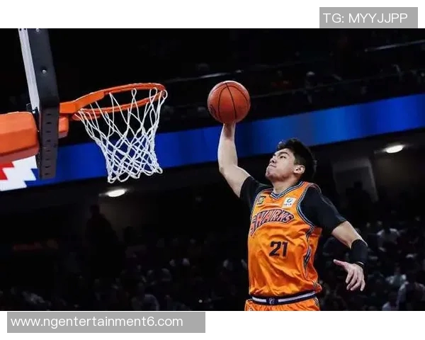 上海外援洛夫顿荣膺CBA常规赛最佳国际球员称号引发热议